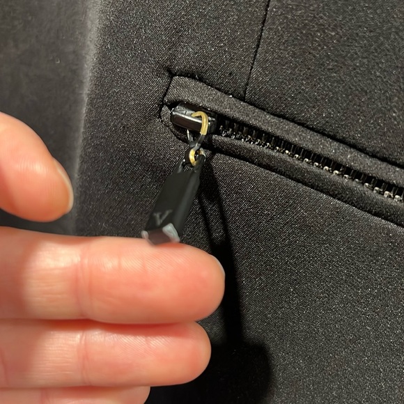 Loose Fit Black Blazer - Picture 9 of 10